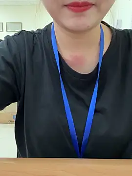 PhuongNhi21 online show from 10-16-25, 02:12