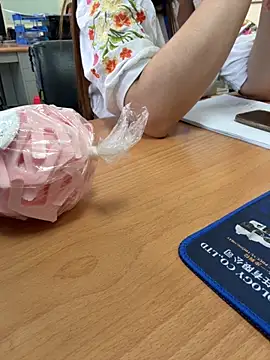 PhuongNhi21 online show from 10-20-25, 01:06