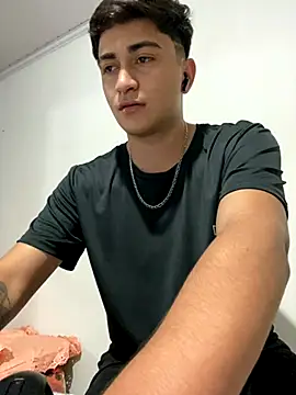 Tavinho067 online show from 10-31-25, 04:13