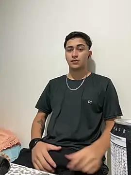 Tavinho067 online show from 11-12-25, 02:34