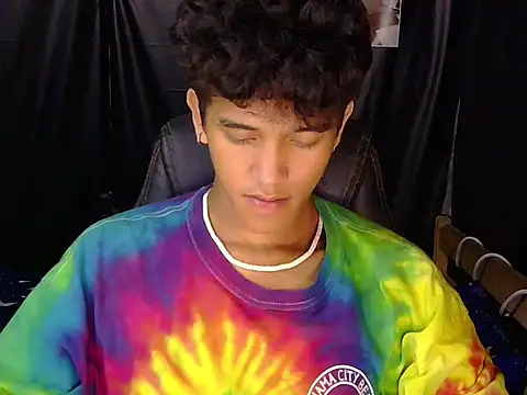 Snapshot of kenbigcockxx chatting on 04-05-26, 12:57 kenbigcockxx online show from 04-05-26, 12:57