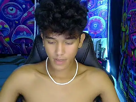 Snapshot of kenbigcockxx chatting on 05-15-26, 10:55 kenbigcockxx online show from 05-15-26, 10:55