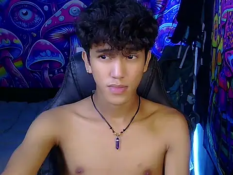 Snapshot of kenbigcockxx chatting on 06-08-26, 03:23 kenbigcockxx online show from 06-08-26, 03:23