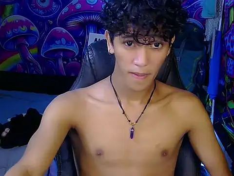Snapshot of kenbigcockxx chatting on 06-12-26, 01:54 kenbigcockxx online show from 06-12-26, 01:54