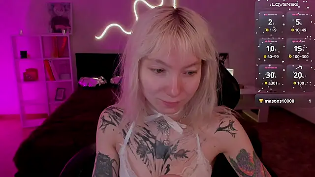 Snapshot of tattoo_art_baby chatting on 04-20-26, 12:57 tattoo art baby online show from 04-20-26, 12:57