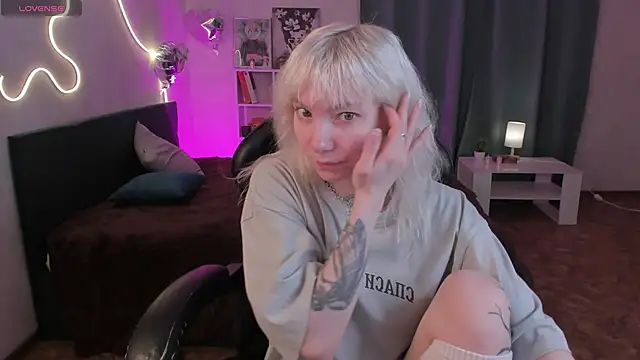Snapshot of tattoo_art_baby chatting on 05-01-26, 12:48 tattoo art baby online show from 05-01-26, 12:48