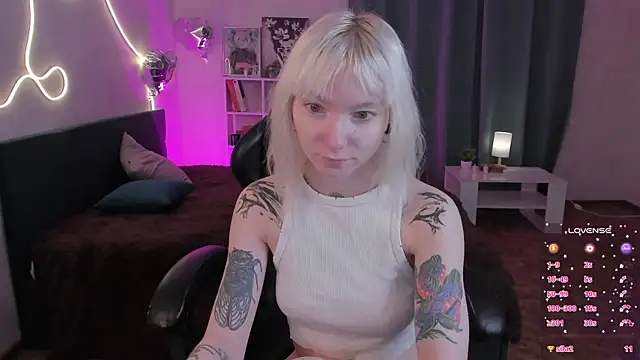 Snapshot of tattoo_art_baby chatting on 05-05-26, 01:02 tattoo art baby online show from 05-05-26, 01:02