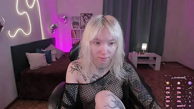Snapshot of tattoo_art_baby chatting on 05-13-26, 01:03 tattoo art baby online show from 05-13-26, 01:03
