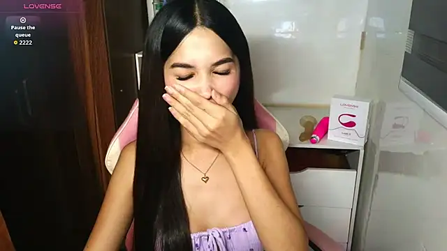 sweetleigh18 online show from 11-08-25, 06:51