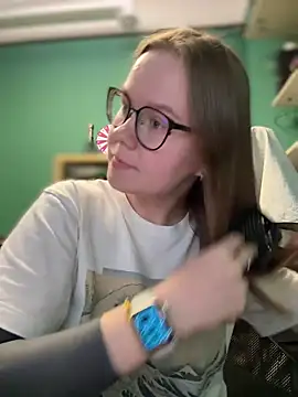 Snapshot of _CherryBloom_ chatting on 09-12-25, 01:11 CherryBloom online show from 09-12-25, 01:11