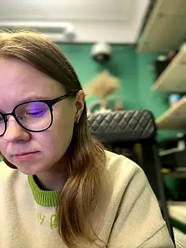 Snapshot of _CherryBloom_ chatting on 09-24-25, 07:44 CherryBloom online show from 09-24-25, 07:44