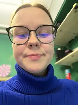 Snapshot of _CherryBloom_ chatting on 09-25-25, 08:45 CherryBloom online show from 09-25-25, 08:45