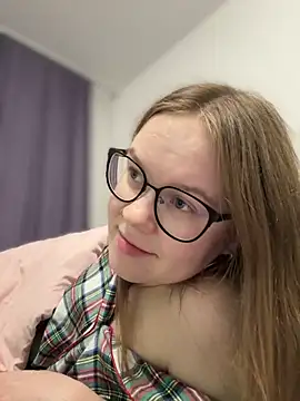 Snapshot of _CherryBloom_ chatting on 09-30-25, 08:25 CherryBloom online show from 09-30-25, 08:25