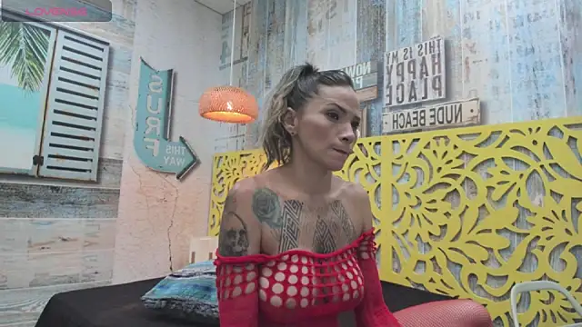 Snapshot of Kaya_Tate chatting on 10-20-25, 08:31 Kaya Tate online show from 10-20-25, 08:31