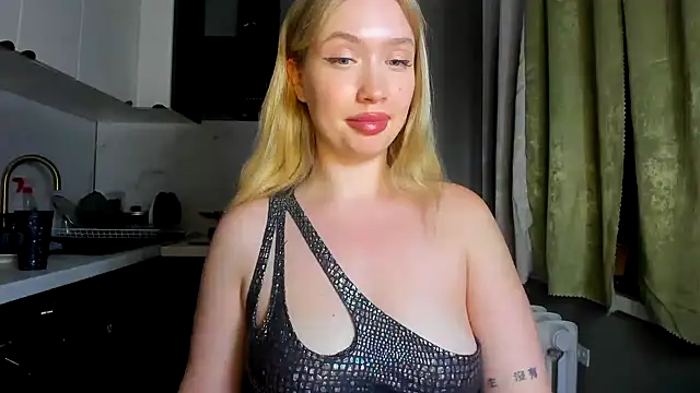 NicoleRiccii online show from 09-18-25, 08:33