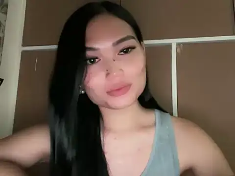 Makeamesswithjenieyang online show from 11-27-25, 05:37