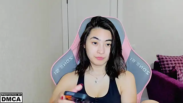 Snapshot of MeilideQian1 chatting on 09-28-25, 01:38 MeilideQian1 online show from 09-28-25, 01:38