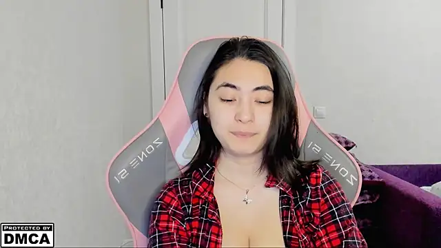 Snapshot of MeilideQian1 chatting on 09-30-25, 02:55 MeilideQian1 online show from 09-30-25, 02:55