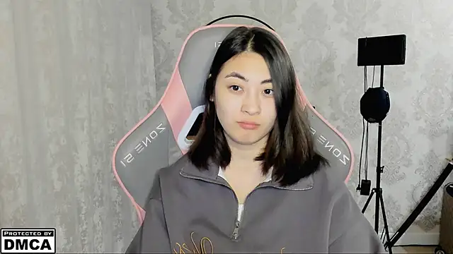 Snapshot of MeilideQian1 chatting on 10-06-25, 02:09 MeilideQian1 online show from 10-06-25, 02:09