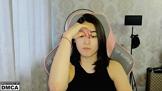 Snapshot of MeilideQian1 chatting on 10-16-25, 10:05 MeilideQian1 online show from 10-16-25, 10:05