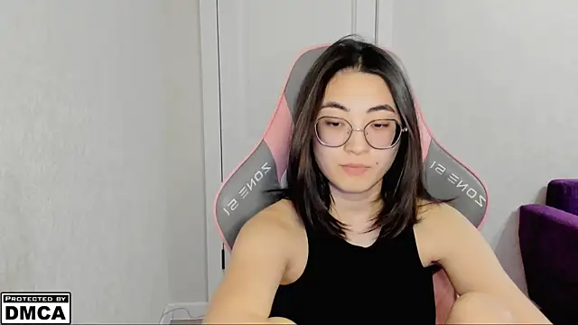 Snapshot of MeilideQian1 chatting on 10-22-25, 03:01 MeilideQian1 online show from 10-22-25, 03:01