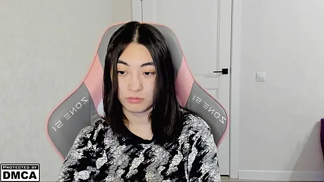 Snapshot of MeilideQian1 chatting on 11-06-25, 05:25 MeilideQian1 online show from 11-06-25, 05:25