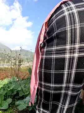 yoowwmr online show from 12-22-25, 01:46