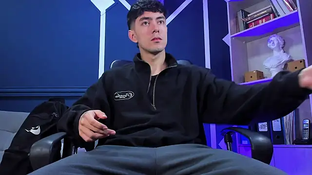 Snapshot of etham_wolf_ chatting on 09-09-25, 12:05 etham wolf online show from 09-09-25, 12:05