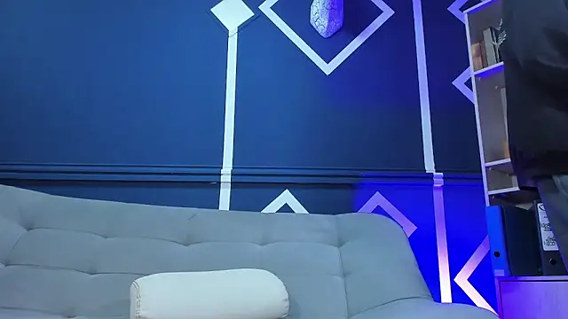 Snapshot of etham_wolf_ chatting on 09-18-25, 12:29 etham wolf online show from 09-18-25, 12:29