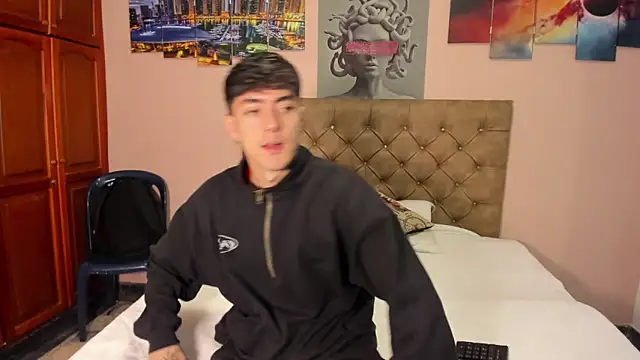 Snapshot of etham_wolf_ chatting on 09-30-25, 02:00 etham wolf online show from 09-30-25, 02:00