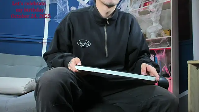 Snapshot of etham_wolf_ chatting on 10-23-25, 11:20 etham wolf online show from 10-23-25, 11:20