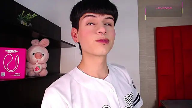 Ezra Storm online show from 01-18-26, 04:38