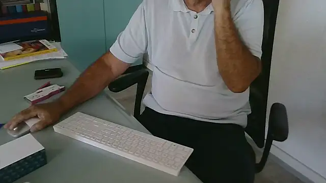 Snapshot of Bsxmaturo61 chatting on 06-22-26, 12:46 Bsxmaturo61 online show from 06-22-26, 12:46