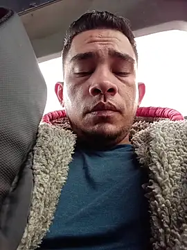 Snapshot of Andreshot911 chatting on 11-07-25, 07:14 Andreshot911 online show from 11-07-25, 07:14