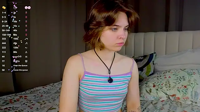 Snapshot of PolIyBowman chatting on 09-26-25, 03:05 PolIyBowman online show from 09-26-25, 03:05