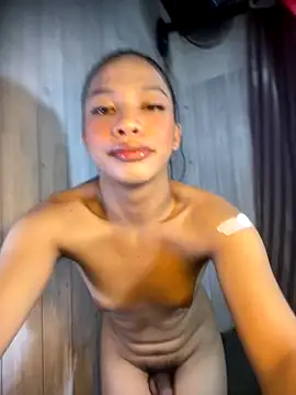 Snapshot of Lovely_Daugs chatting on 10-14-25, 11:05 Lovely Daugs online show from 10-14-25, 11:05