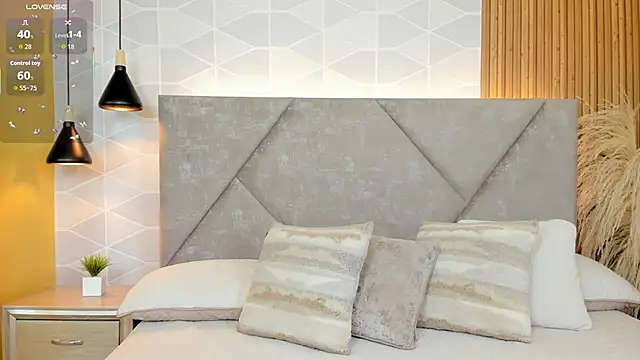 Jade Whisper online show from 10-16-25, 01:28