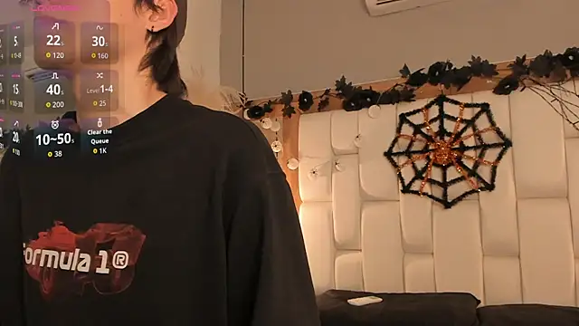 Daphne And Roger online show from 10-22-25, 11:21