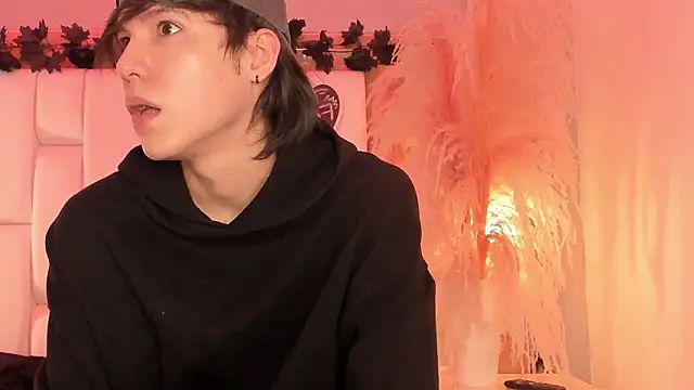 Snapshot of Daphne_And_Roger chatting on 03-16-26, 11:14 Daphne And Roger online show from 03-16-26, 11:14