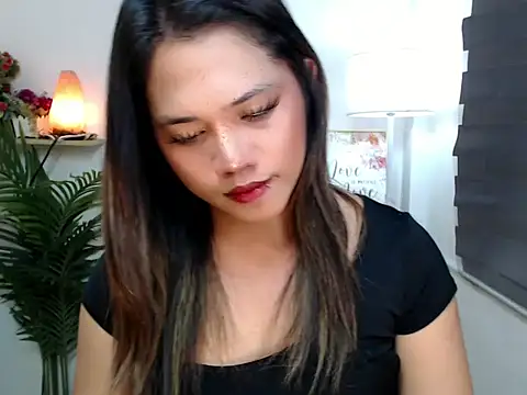 Snapshot of scarlett_brownx69 chatting on 10-05-25, 10:46 scarlett brownx69 online show from 10-05-25, 10:46