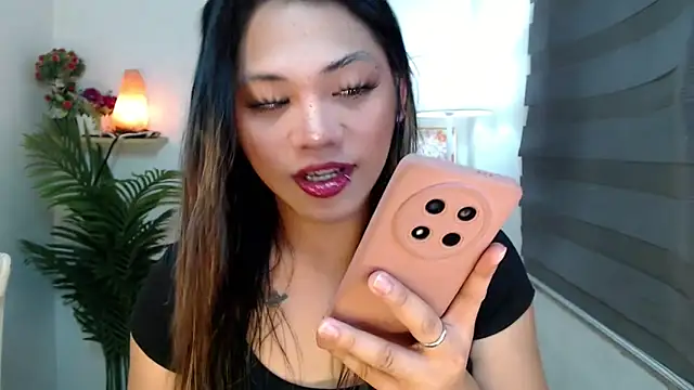 Snapshot of scarlett_brownx69 chatting on 10-18-25, 10:49 scarlett brownx69 online show from 10-18-25, 10:49