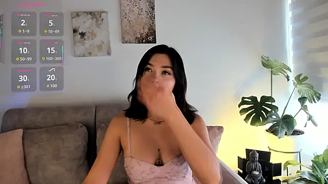 Snapshot of Estrer_collins chatting on 10-24-25, 07:10 Estrer collins online show from 10-24-25, 07:10