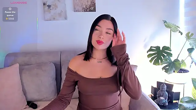 Snapshot of Estrer_collins chatting on 10-29-25, 08:21 Estrer collins online show from 10-29-25, 08:21