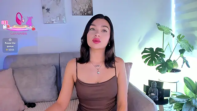 Snapshot of Estrer_collins chatting on 11-04-25, 07:46 Estrer collins online show from 11-04-25, 07:46