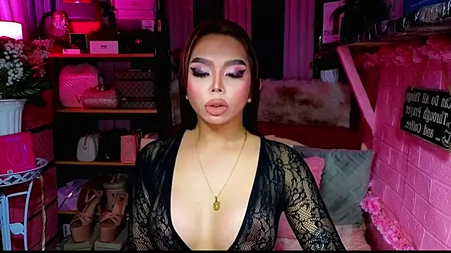 Snapshot of MoniqueCeleste chatting on 11-04-25, 06:29 MoniqueCeleste online show from 11-04-25, 06:29