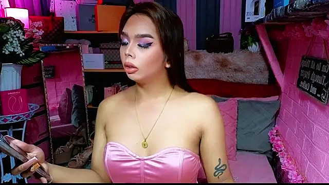 Snapshot of MoniqueCeleste chatting on 11-16-25, 04:12 MoniqueCeleste online show from 11-16-25, 04:12