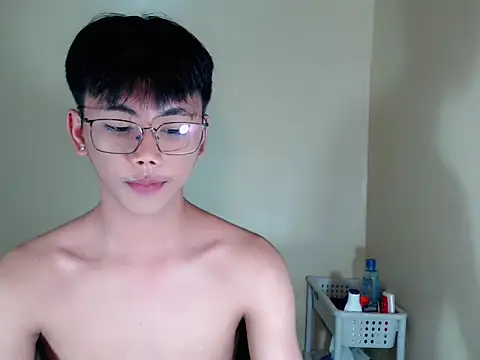 Snapshot of ynotyu chatting on 11-05-25, 01:55 ynotyu online show from 11-05-25, 01:55