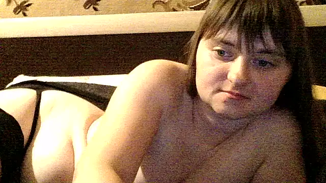 Snapshot of LuckyLust11 chatting on 09-28-25, 03:28 LuckyLust11 online show from 09-28-25, 03:28