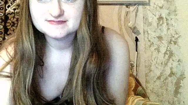 Snapshot of LuckyLust11 chatting on 10-29-25, 08:43 LuckyLust11 online show from 10-29-25, 08:43