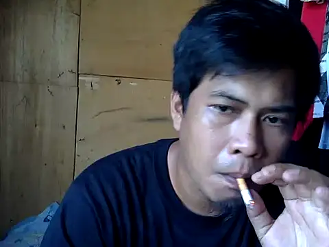 Snapshot of SteveFoxxe chatting on 10-05-25, 02:43 SteveFoxxe online show from 10-05-25, 02:43